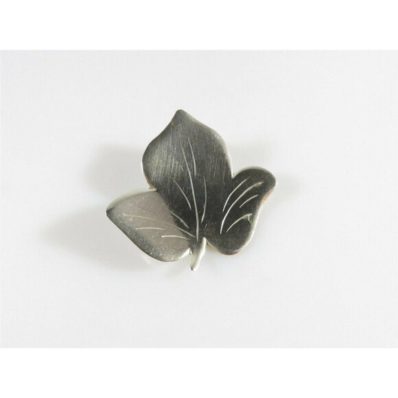 Artisan Signed Handmade Sterling Silver Leaf Pin Brooch 1 3/8 x 1 7/16 5.6gr - Picture 1 of 5